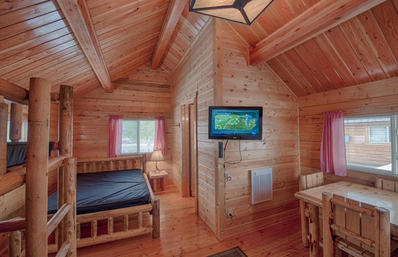Yellowstone Grizzly Rv Park And Cabins Villa West Yellowstone Eksteriør billede