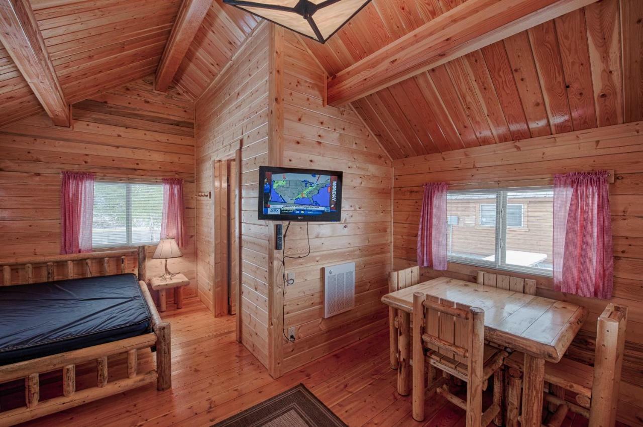 Yellowstone Grizzly Rv Park And Cabins Villa West Yellowstone Eksteriør billede